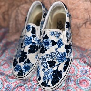 Floral classic slip on vans (: